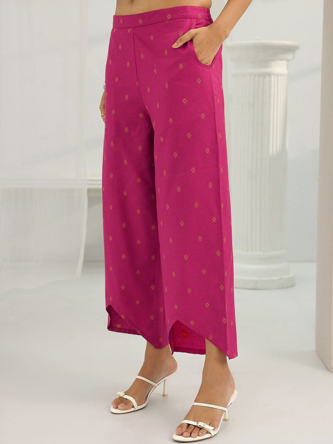 Geometric Printed Notch Neck Straight Kurta With Trousers & Dupatta