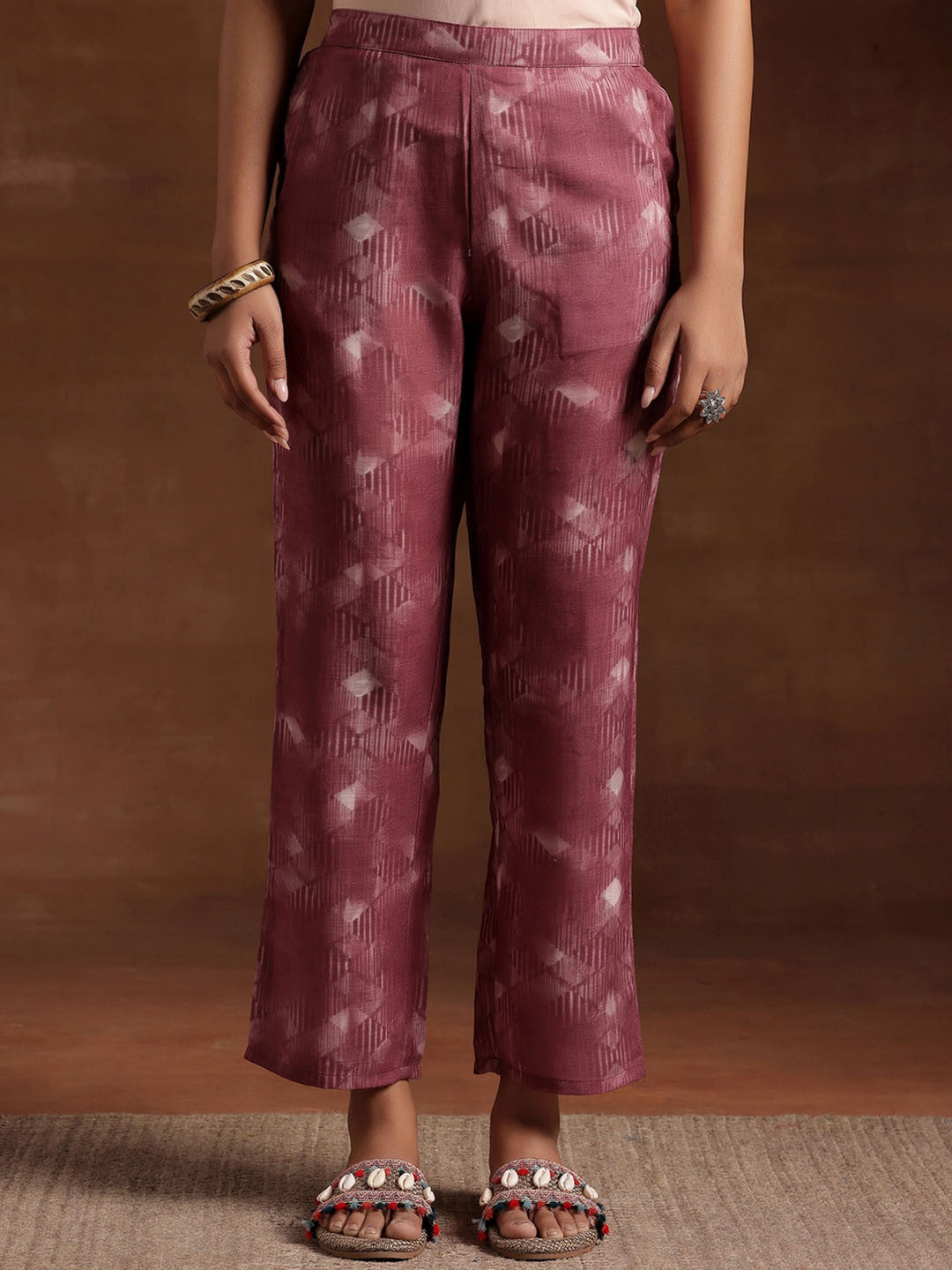 Women Floral Printed Regular Kurta with Trousers & With Dupatta
