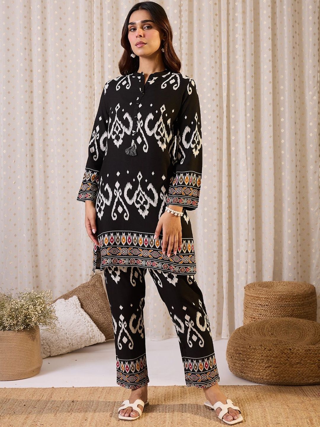 Dhiyona IE Ethnic Motifs Printed Straight Kurta With Trouser