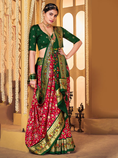Women's Silk Blend Pink Woven Design Designer Saree With Blouse Piece