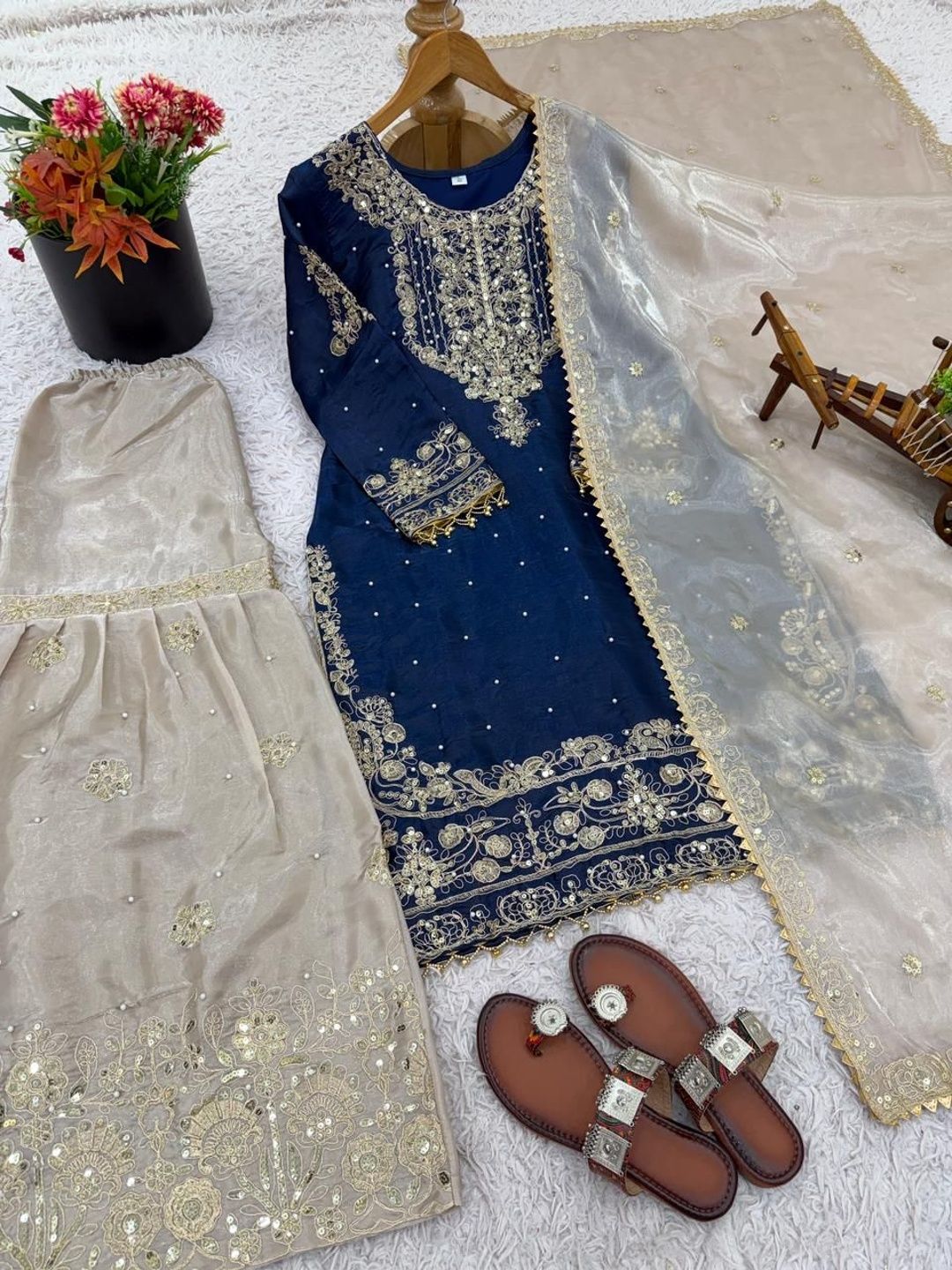 Dhiyona KL Women Floral Embroidered Regular Thread Work Kurta with Sharara & With Dupatta