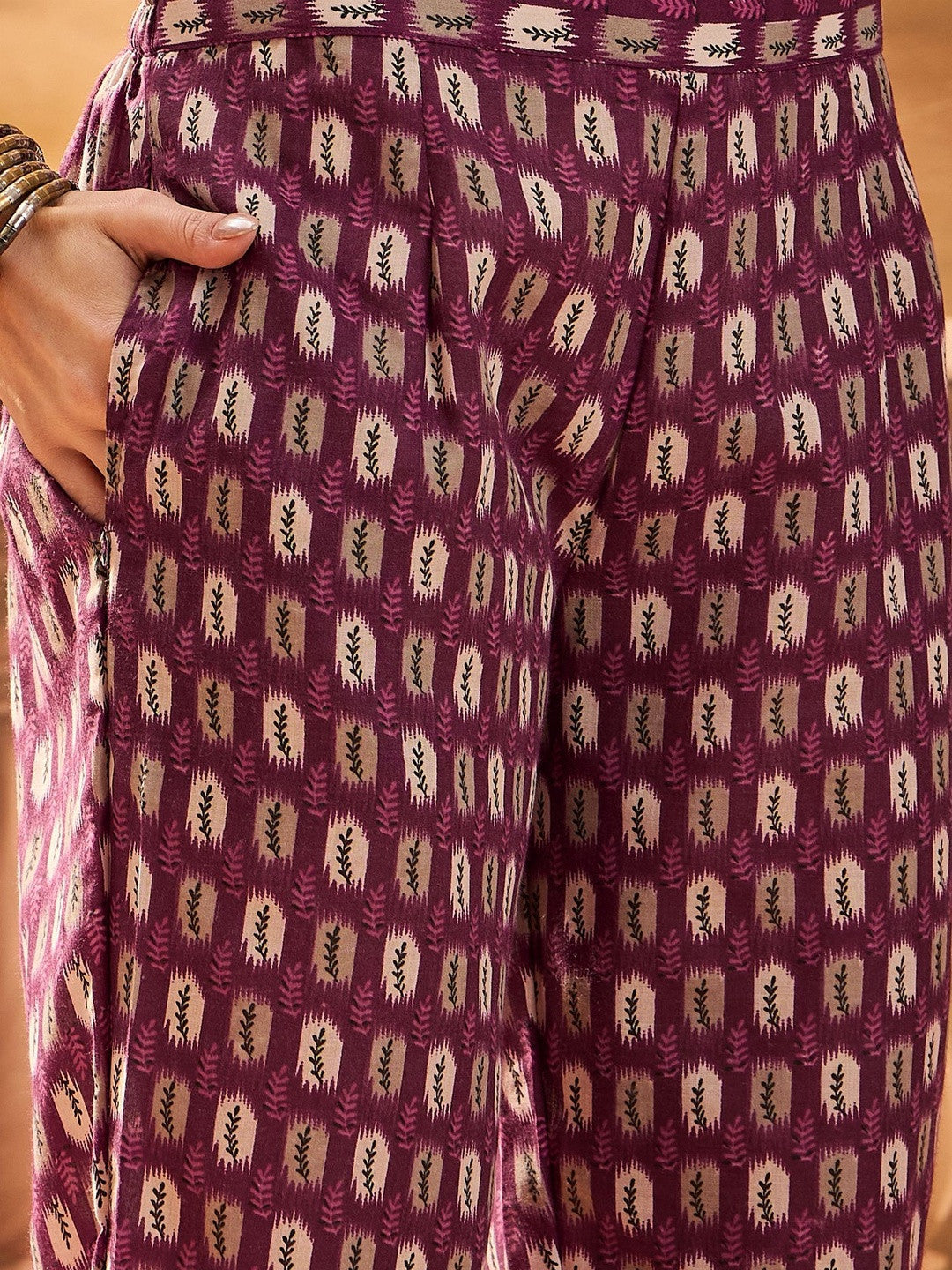 Printed V-Neck Kurta & Trousers Kurta Sets