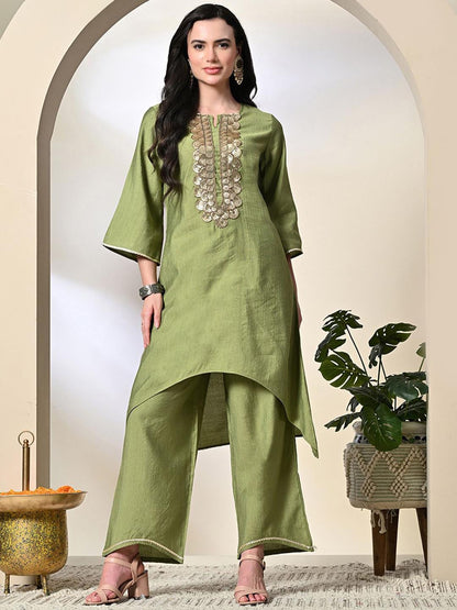 Women Solid Yoke Design Kurta with Palazzo