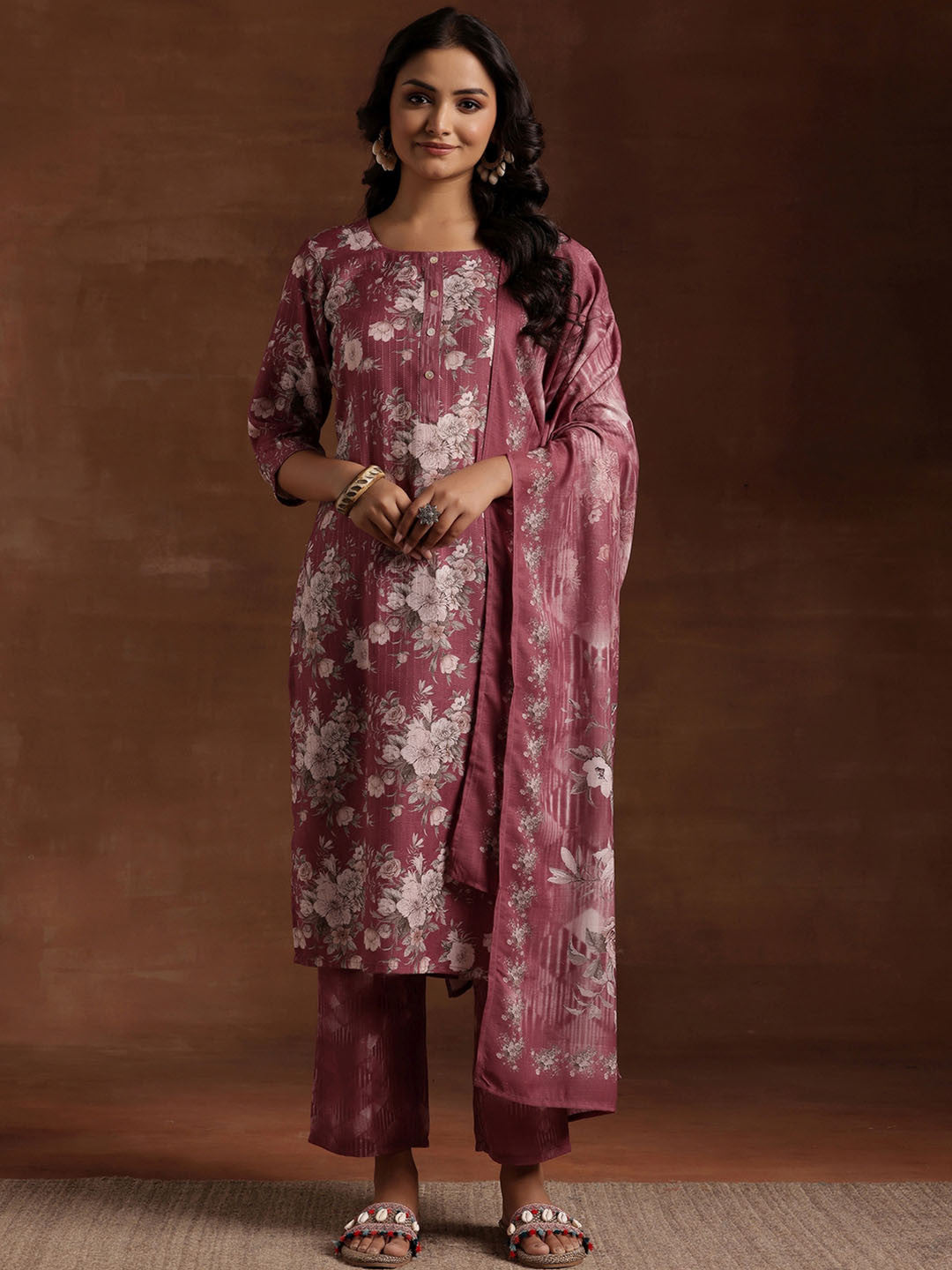 Women Floral Printed Regular Kurta with Trousers & With Dupatta