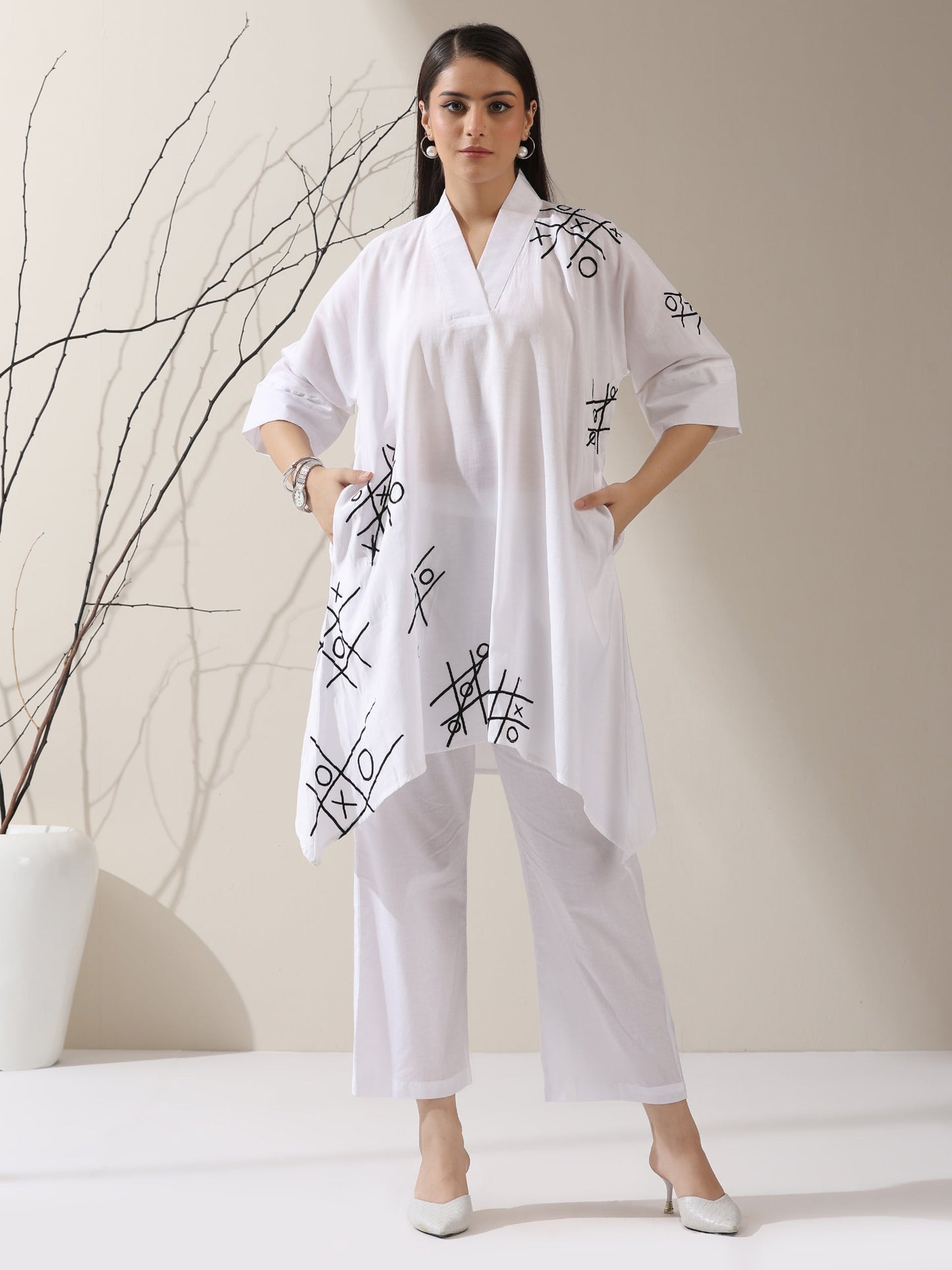 Dhiyona ST 2-Piece White Kurta Set for Women – Japanese Embroidered Noughts & Crosses Design with Matching Pants