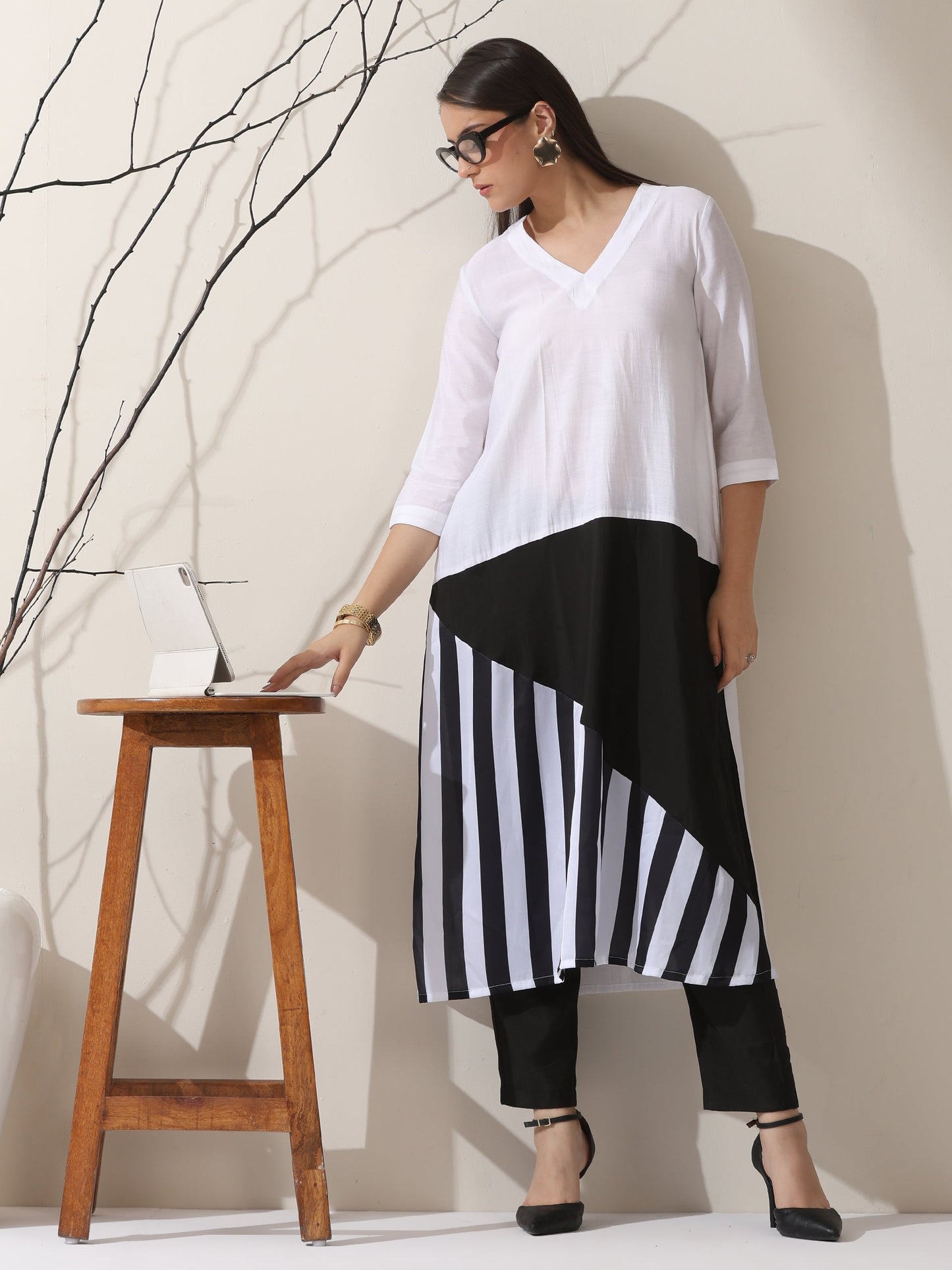 Dhiyona ST Black & White Triangle Kurta Set for Women – 2-Piece Striped Kurta with Pants | Indo-Western Ethnic Wear