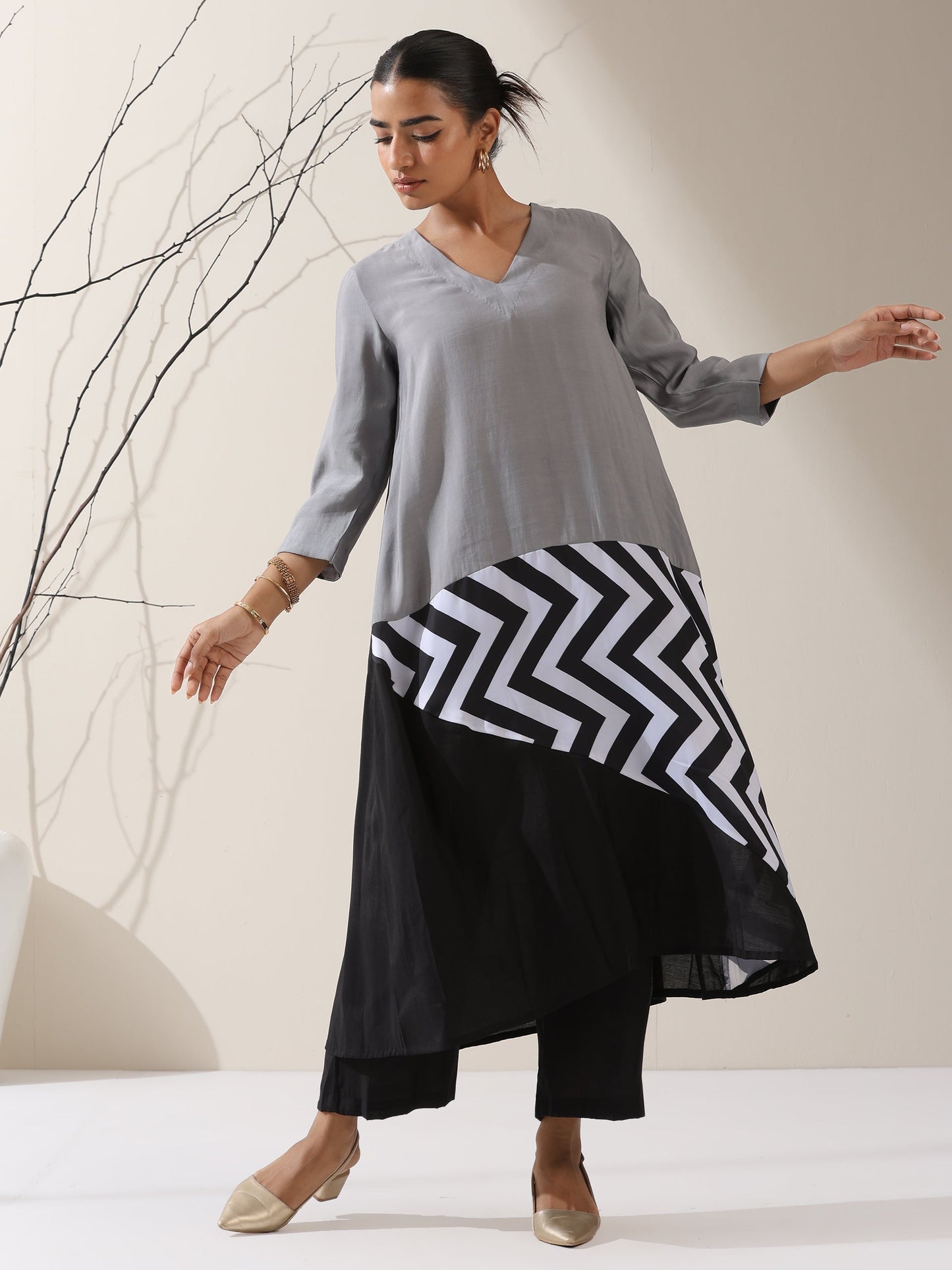 Dhiyona ST Women's Grey & Black Triangle Kurta with Striped Detailing and Pants | 2 Pc Set, Modern Ethnic Co-ord, Contemporary Color Block Style