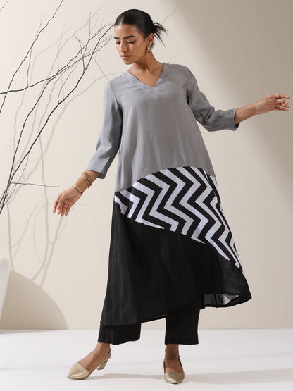 Dhiyona ST Women's Grey & Black Triangle Kurta with Striped Detailing and Pants | 2 Pc Set, Modern Ethnic Co-ord, Contemporary Color Block Style