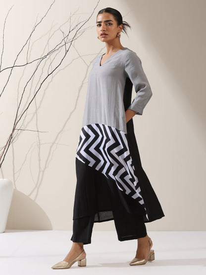 Dhiyona ST Women's Grey & Black Triangle Kurta with Striped Detailing and Pants | 2 Pc Set, Modern Ethnic Co-ord, Contemporary Color Block Style