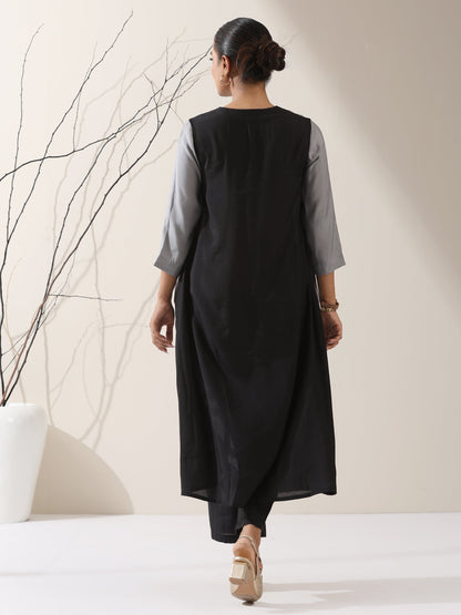 Dhiyona ST Women's Grey & Black Triangle Kurta with Striped Detailing and Pants | 2 Pc Set, Modern Ethnic Co-ord, Contemporary Color Block Style