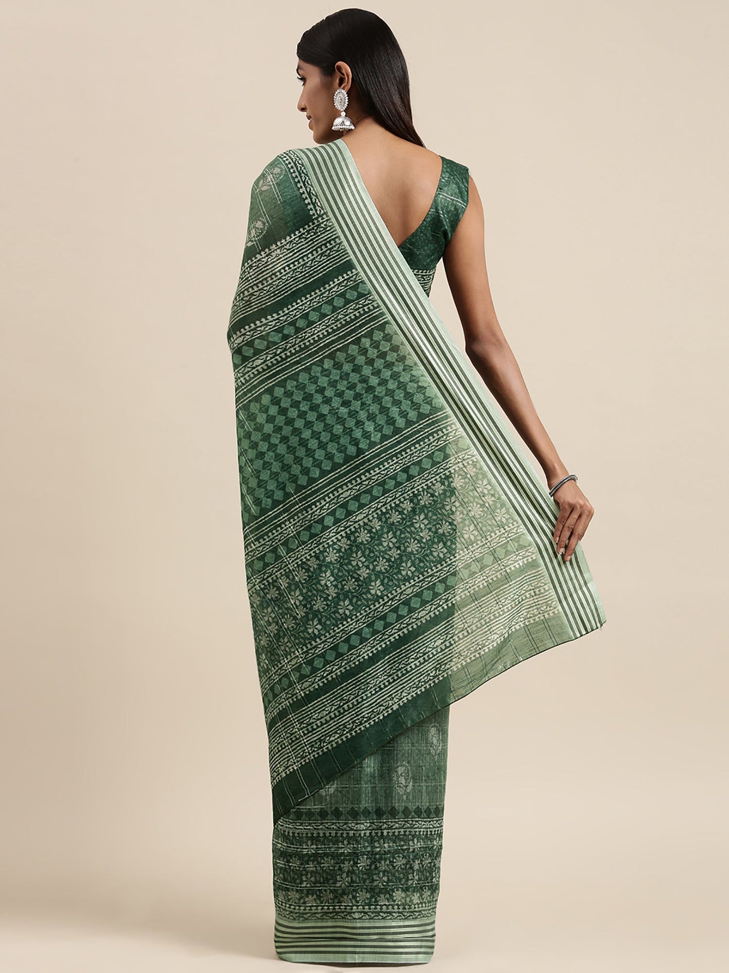 Women's Soft Silk Burgundy Digital Print Celebrity Saree With Blouse Piece