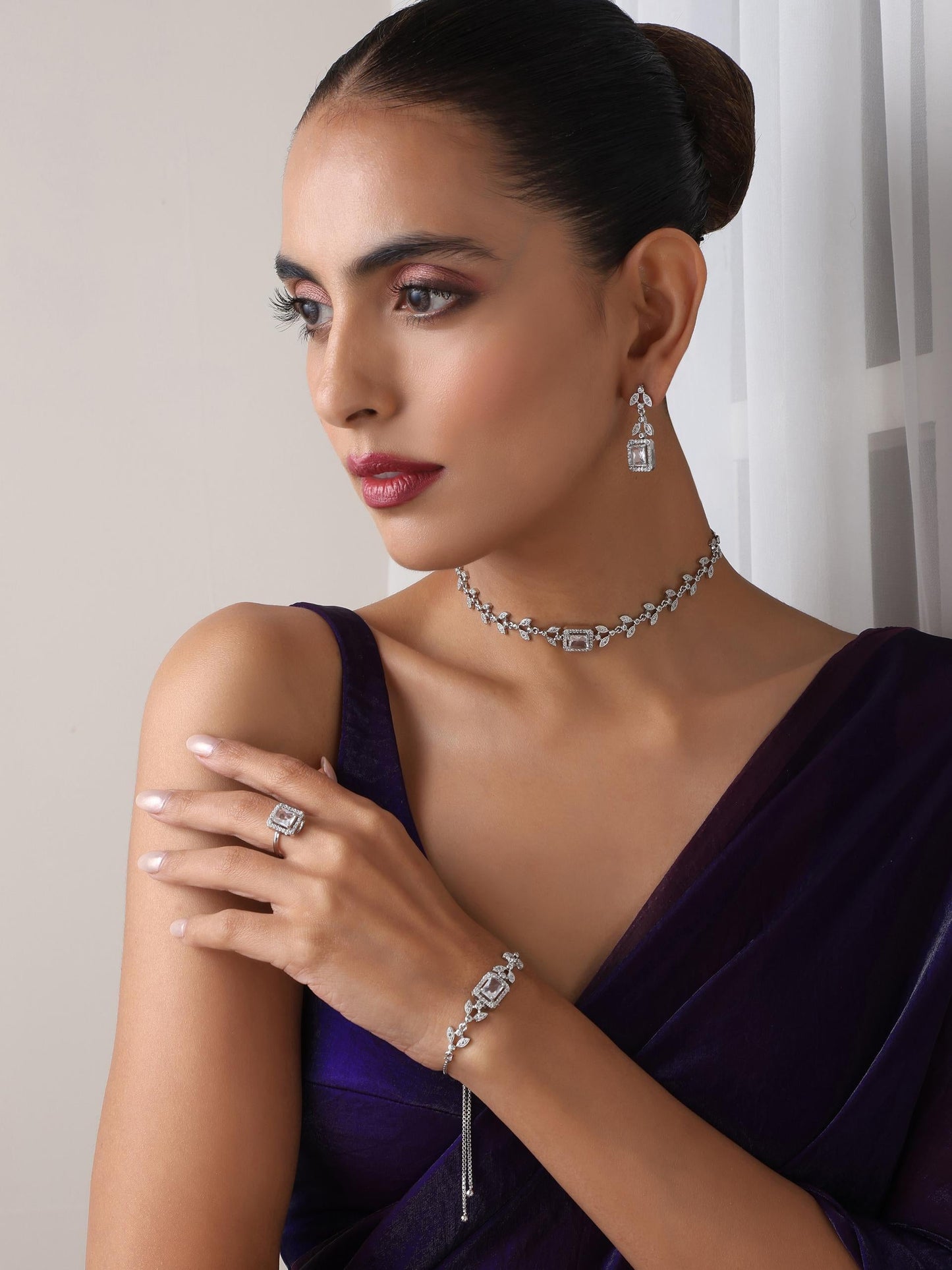 Dhiyona ST SET - White Petal Diamond Necklace, Earring, Ring, Bracelet