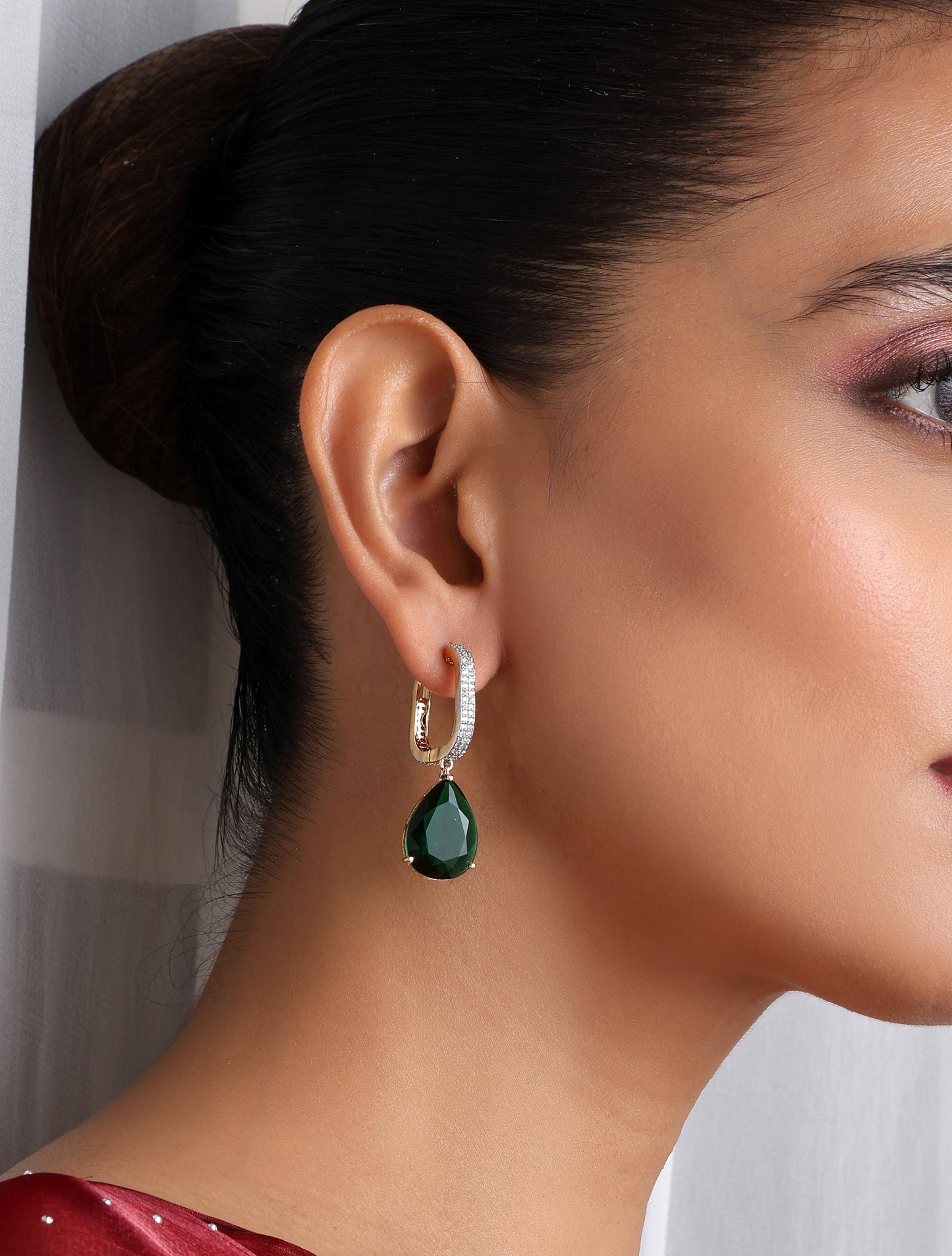 Dhiyona ST Green Gold Drop Earring