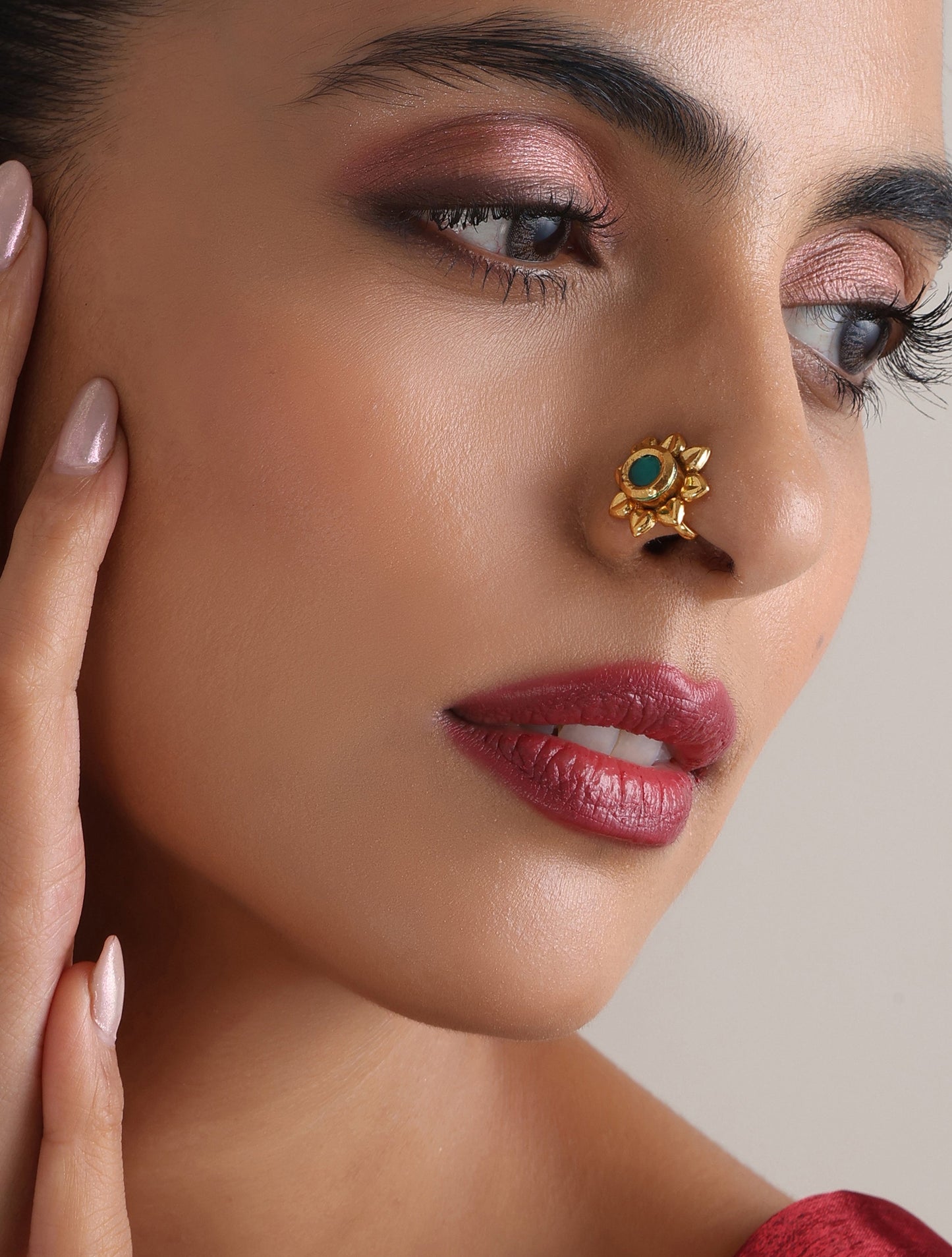 Dhiyona ST Green Color Kundan Nose Pin
