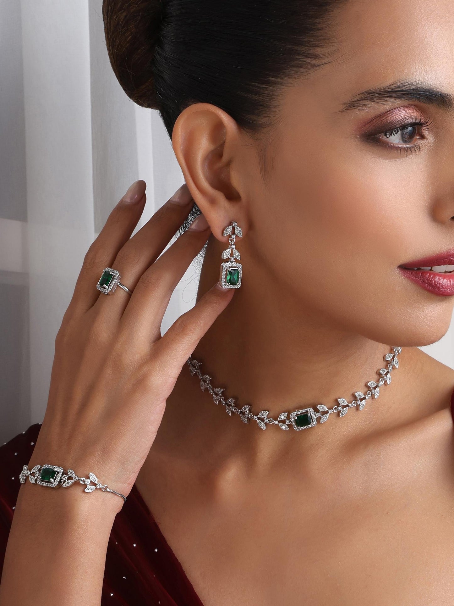 Dhiyona ST SET - Green Petal Diamond Necklace, Earring, Ring, Bracelet