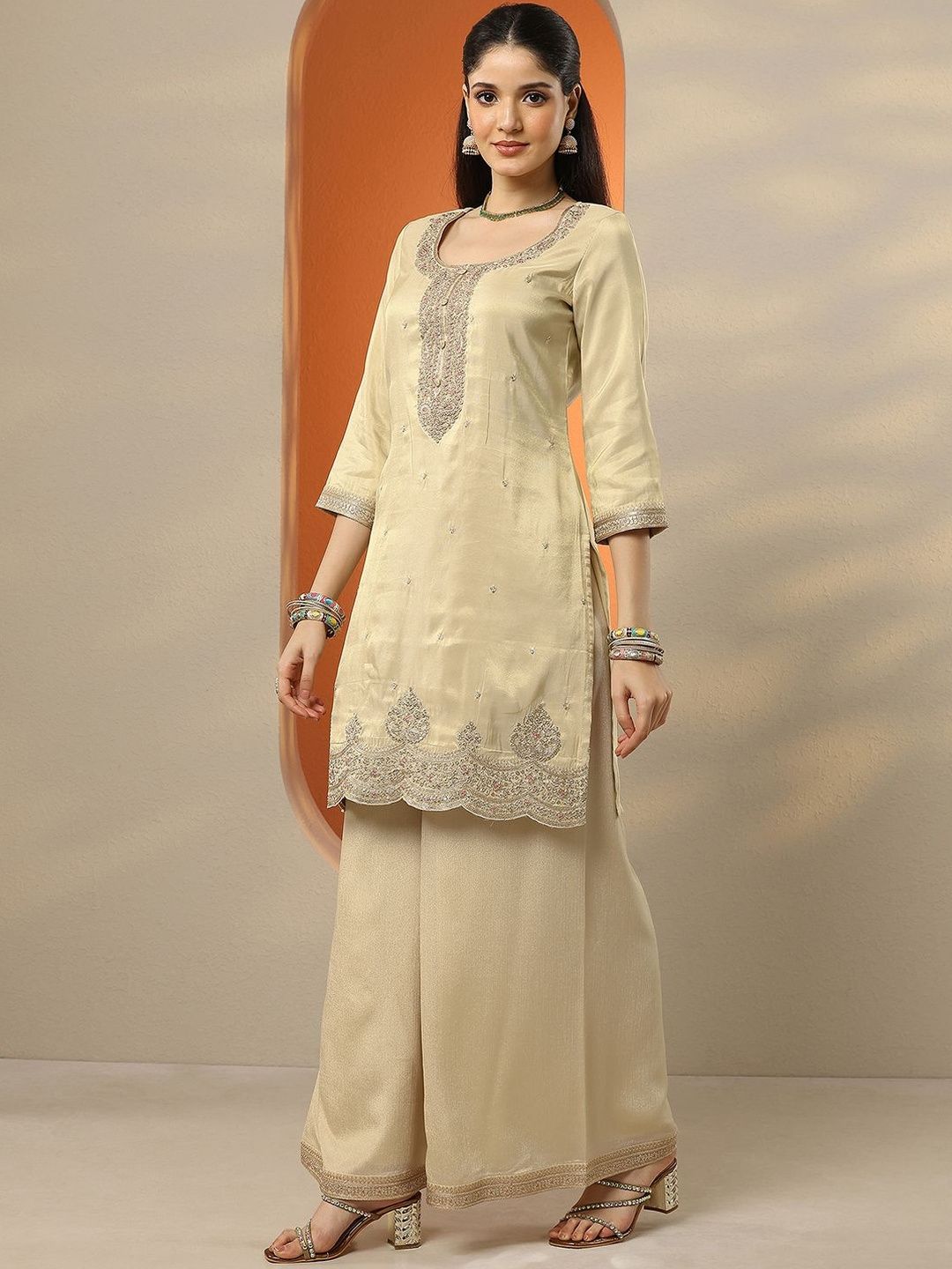Dhiyona LL Women Floral Embroidered Regular Thread Work Kurta with Palazzos & Dupatta