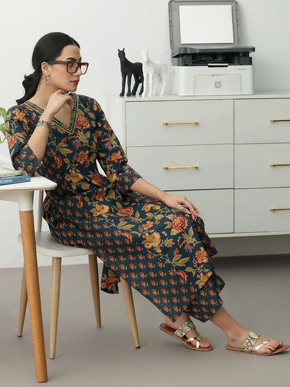 Women Floral Printed Regular Cotton Blend Kurta with Trousers
