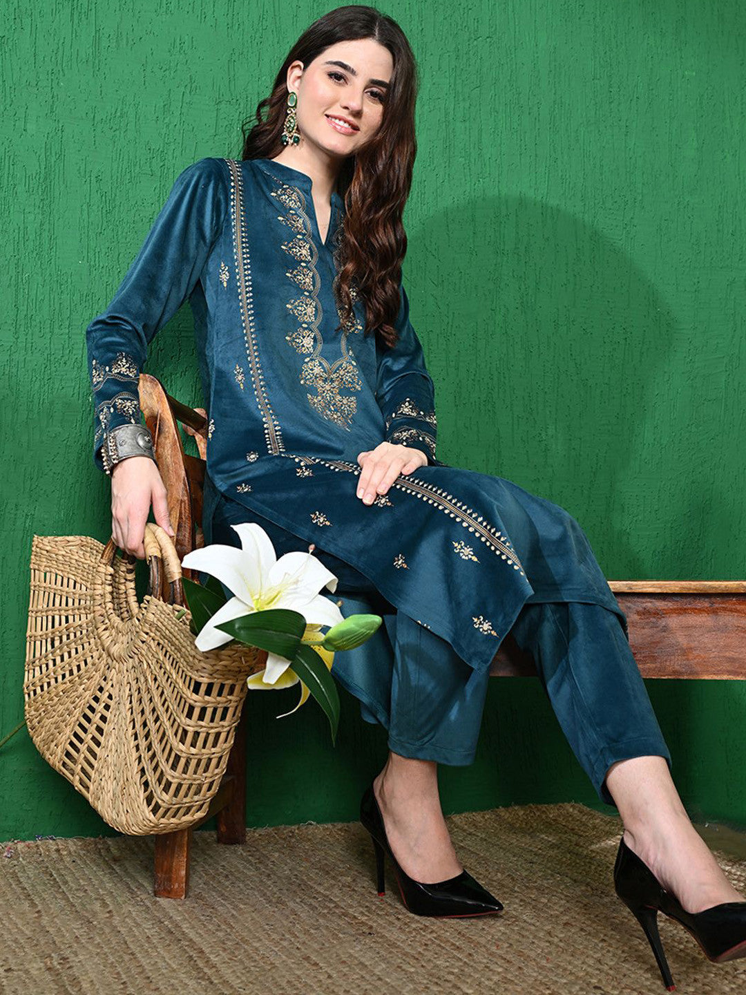 Ethnic Motifs Winter Velvet Straight Kurta & Trouser