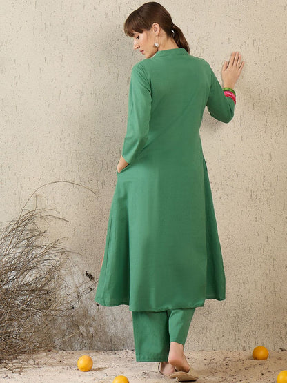 Dhiyona IE Women Embroidered Mandarin Collar Top and Trousers Co-Ords