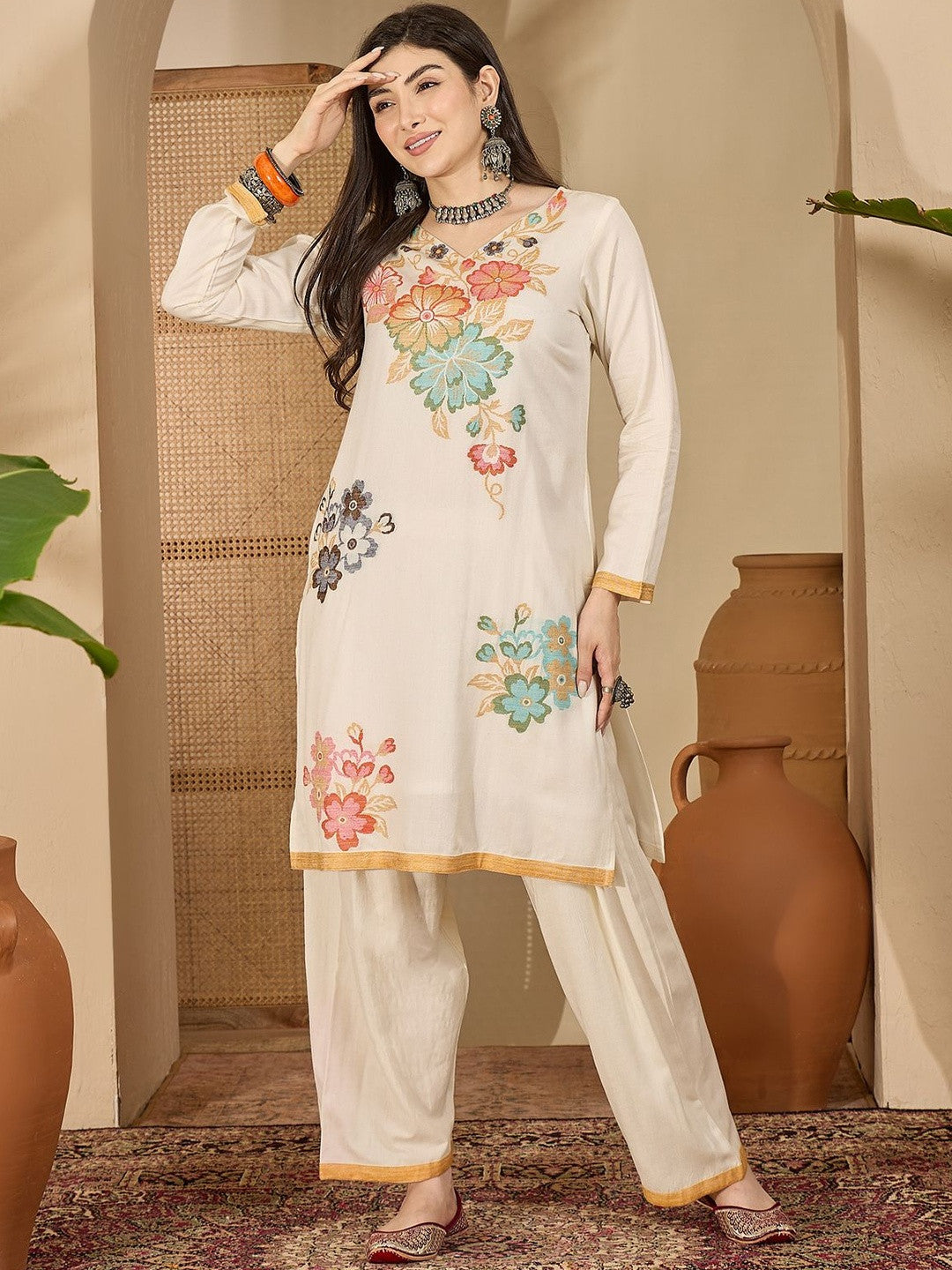Dhiyona SN Winter Floral Self Design Kurta With Trousers