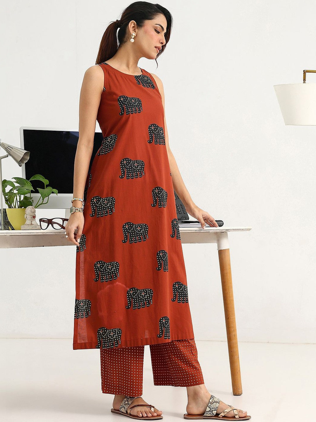 Women Ethnic Motifs Printed Regular Cotton Blend Kurta with Palazzos