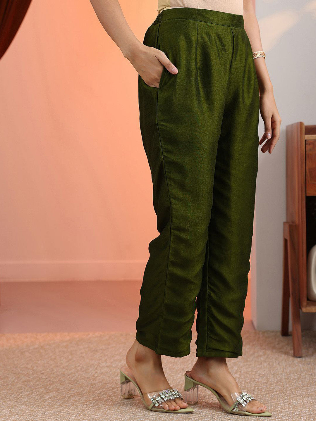 Floral Embroidered Thread Work Straight Kurta With Trousers And Dupatta