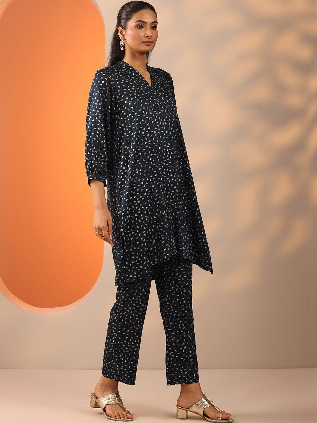 Women Ethnic Motifs Printed Regular Kurta with Trousers