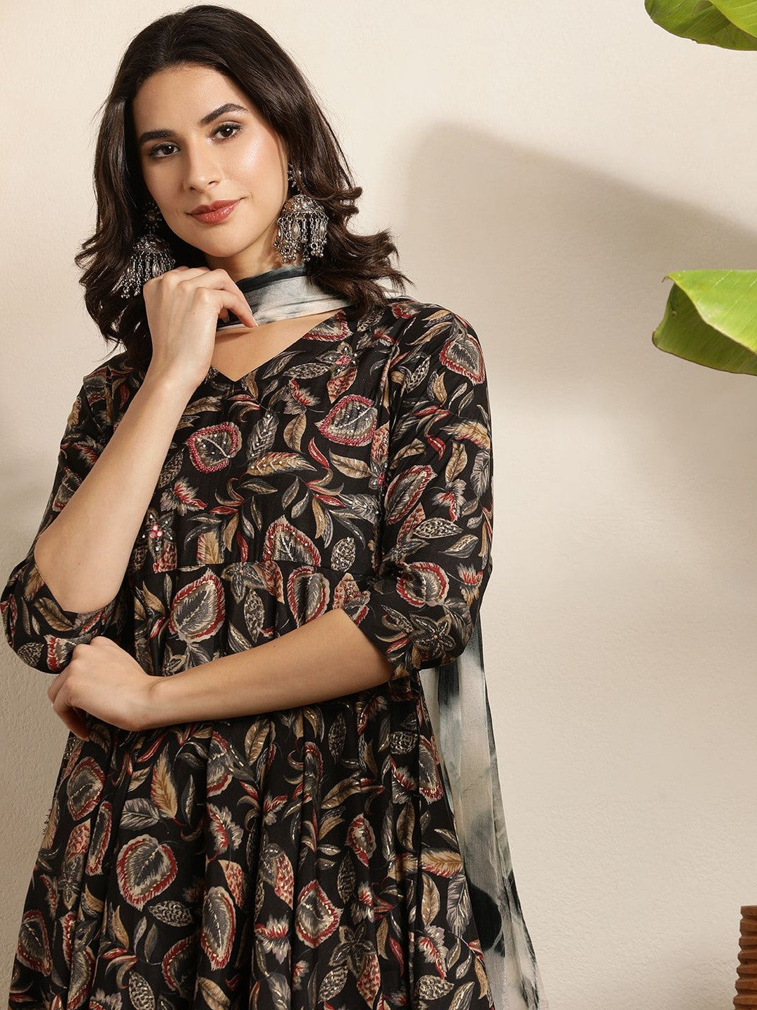 Women Floral Printed Panelled Sequinned Chanderi Cotton Kurta Set