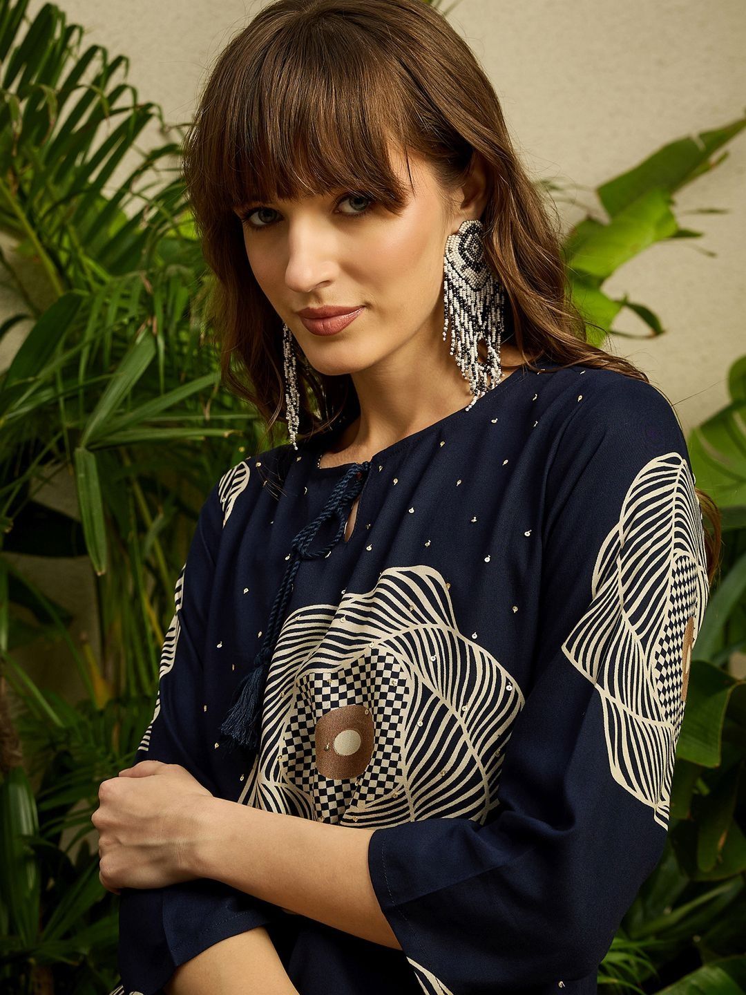 Women Printed Regular Kurta with Trousers