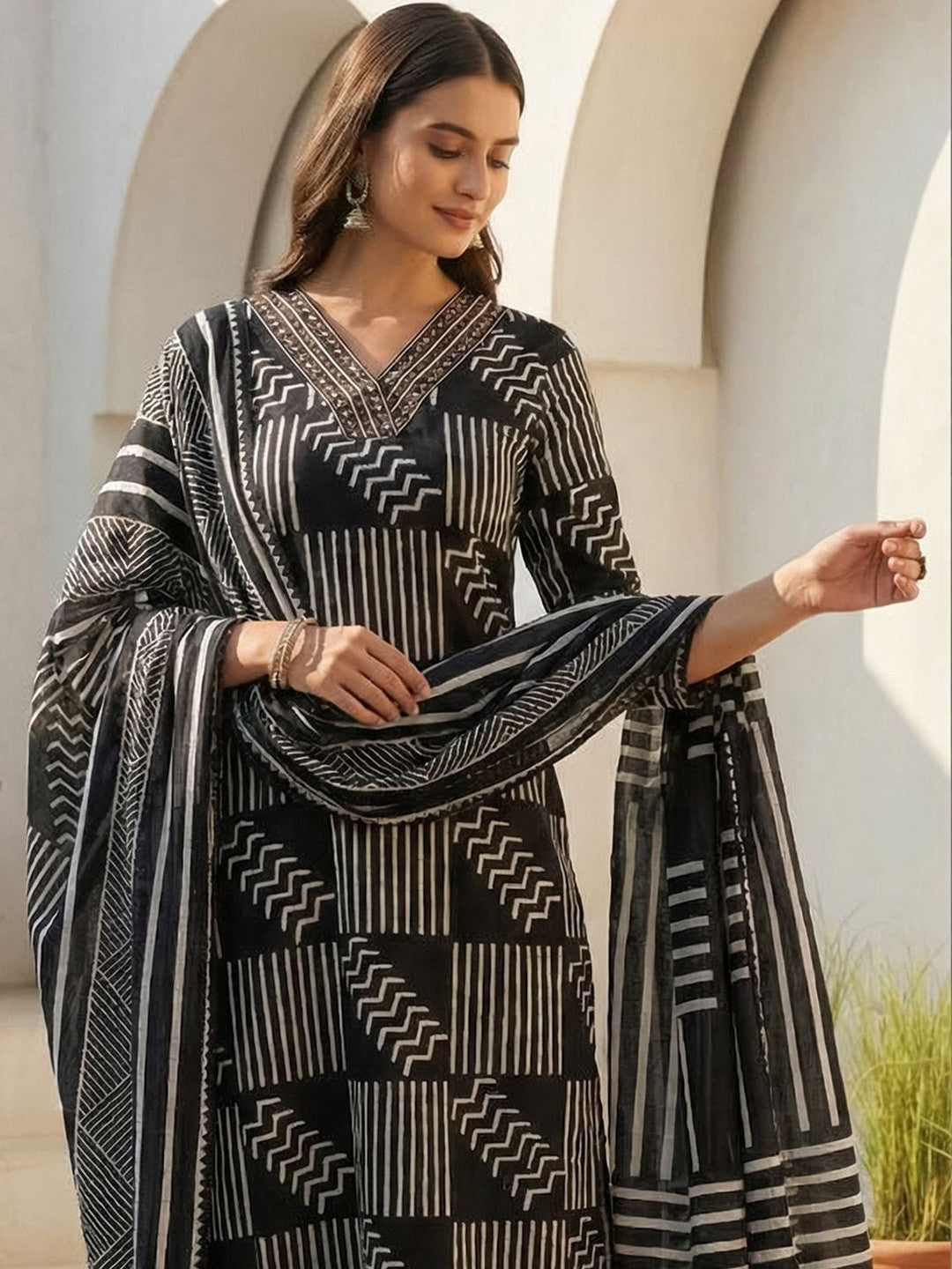 Women Printed Regular Pure Cotton Kurta with Trousers & With Dupatta