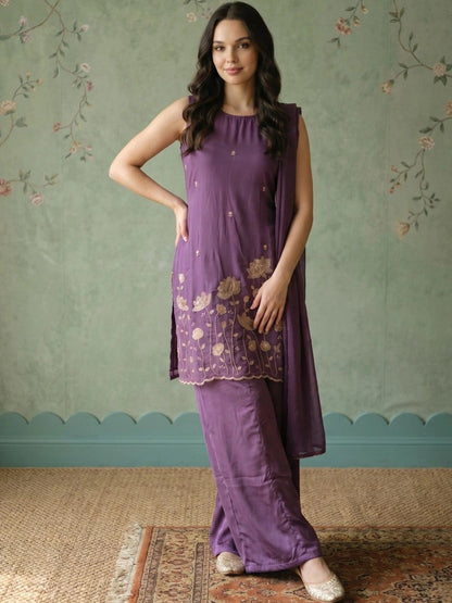 Women Floral Embroidered Regular Kurta with Sharara & With Dupatta