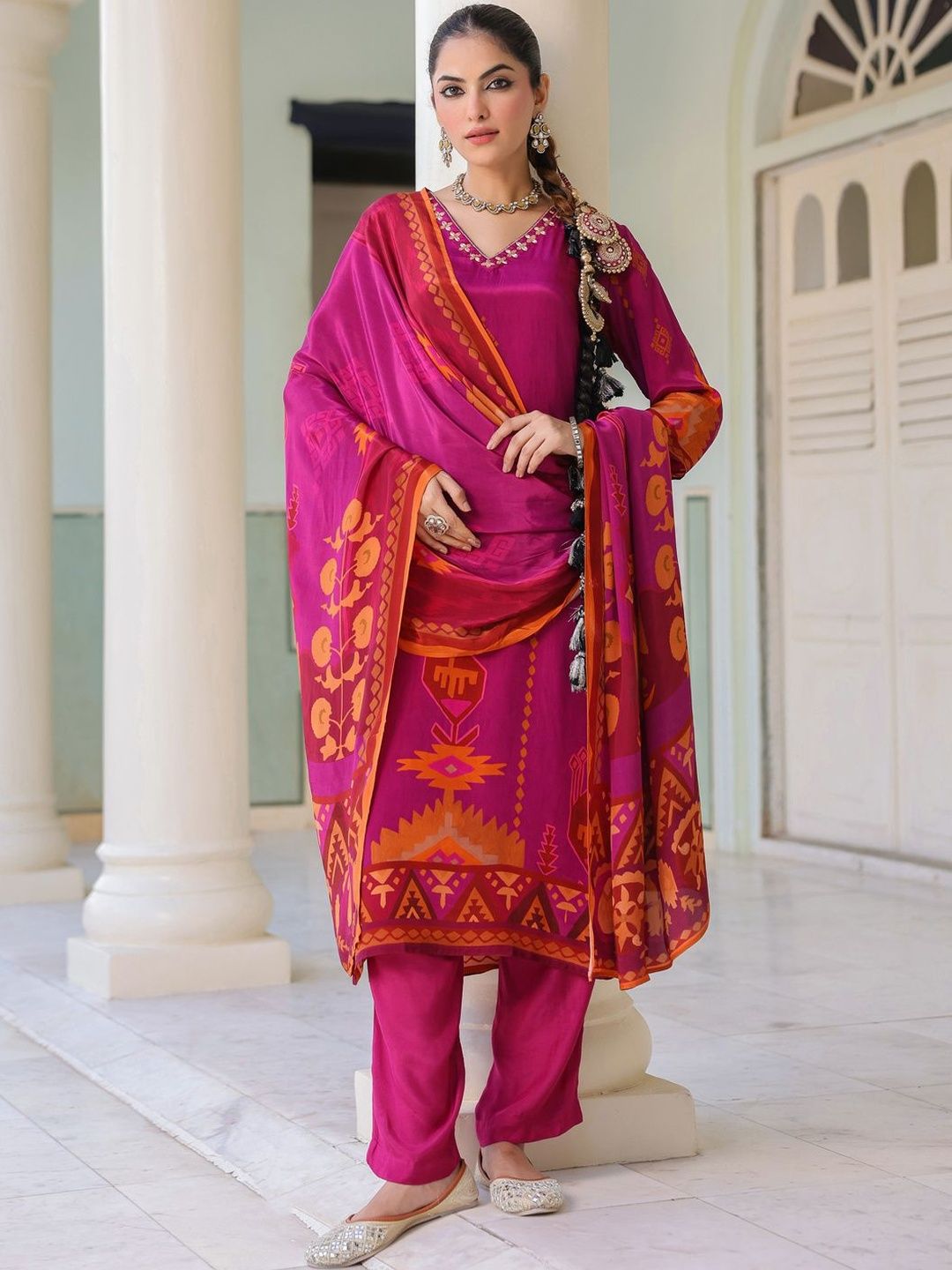 Dhiyona RR Women's Ethnic Motifs Printed Sequinned Regular Kurta Set With Dupatta