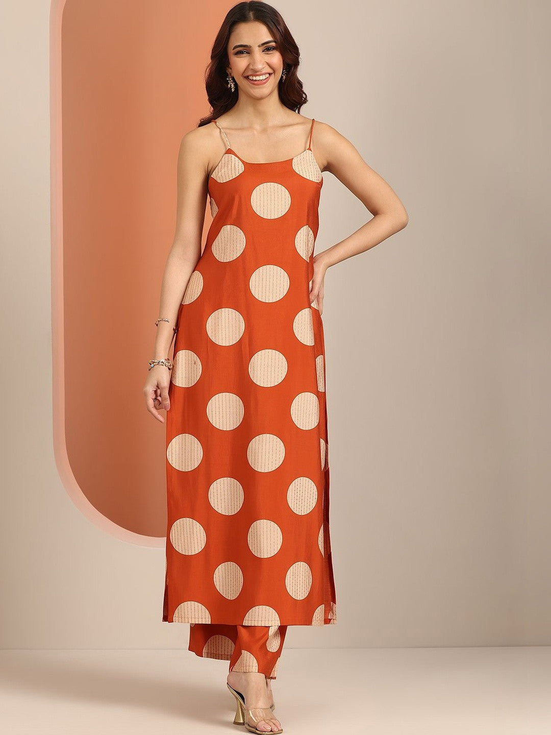 Women Printed Regular Kurta with Trousers