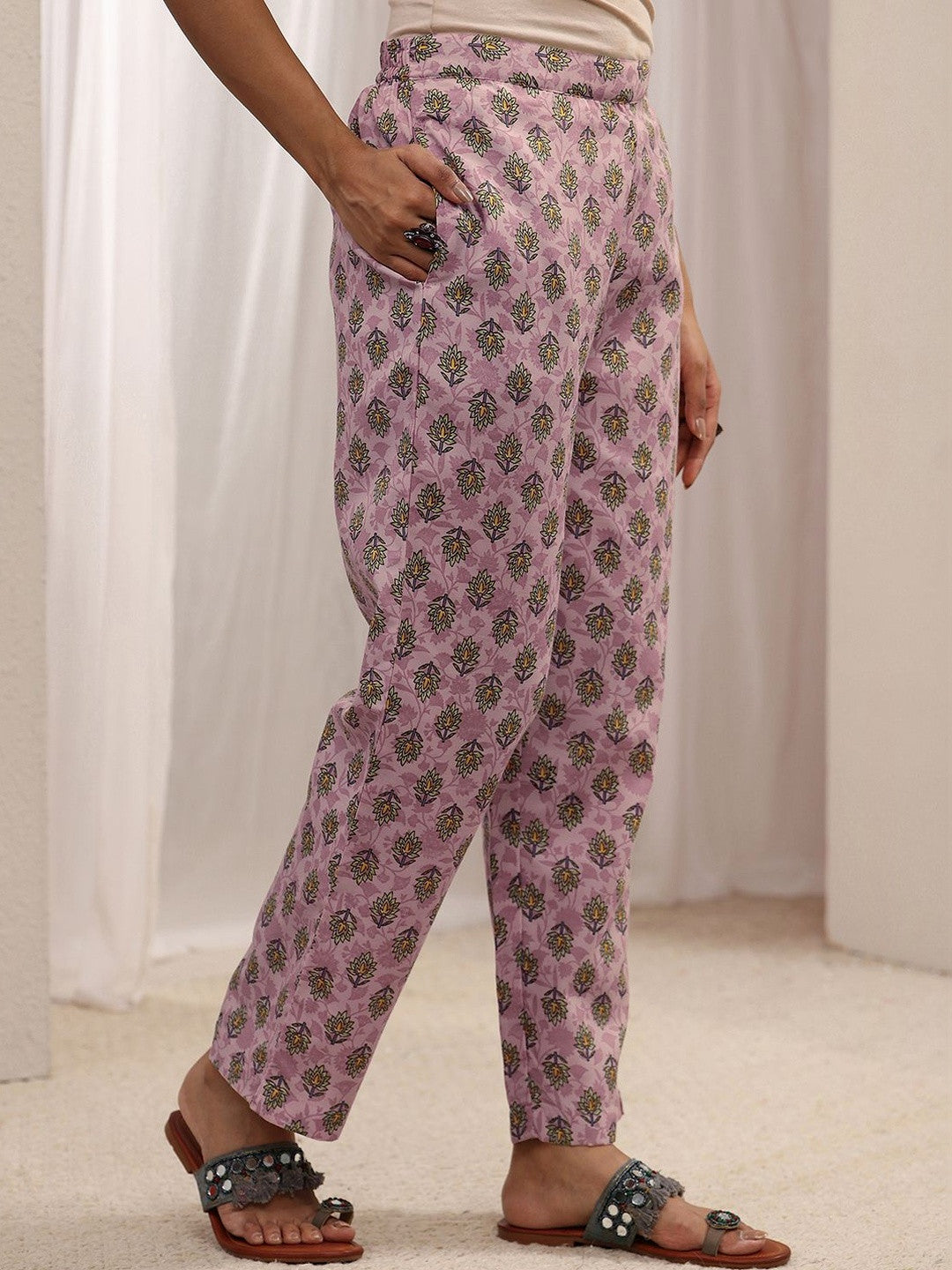 Women Floral Printed Regular Thread Work Kurta with Trousers & With Dupatta