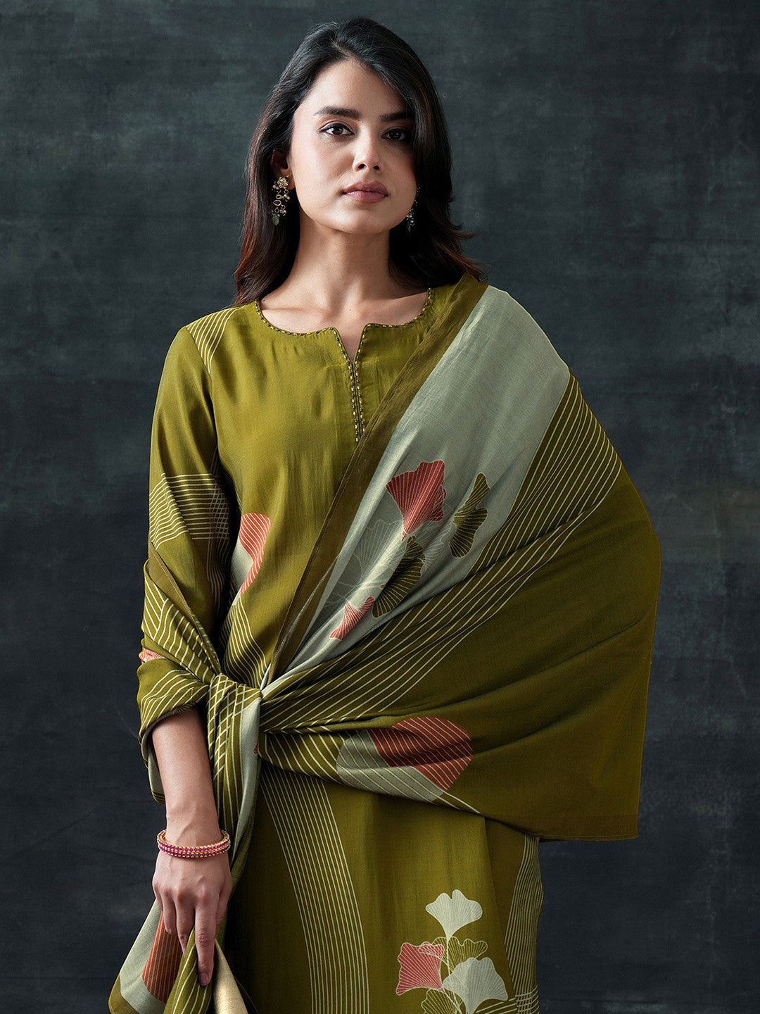 Women Floral Printed Kurta with Trousers & Dupatta