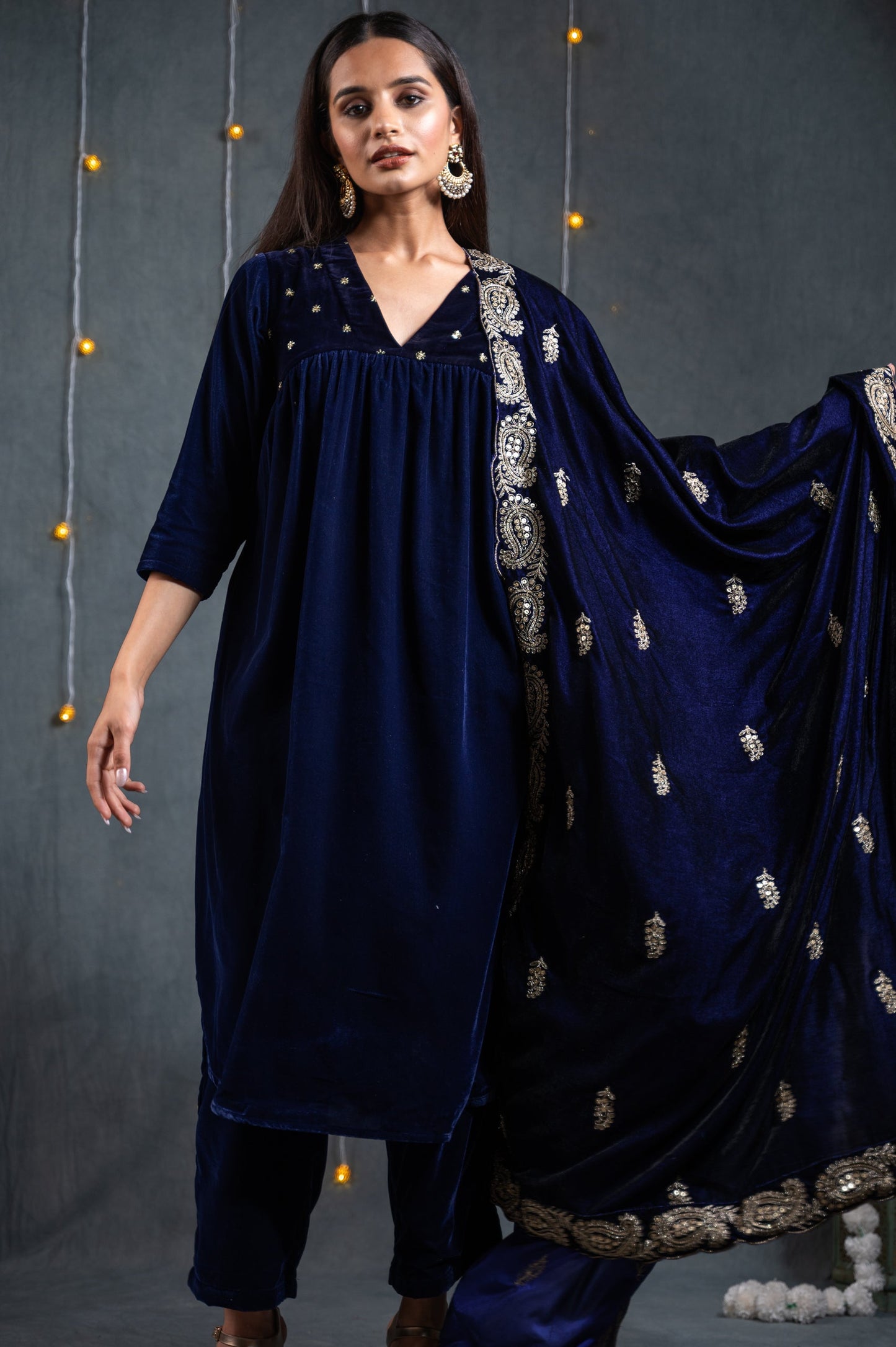Dhiyona ST Velvet Blue Shawl
