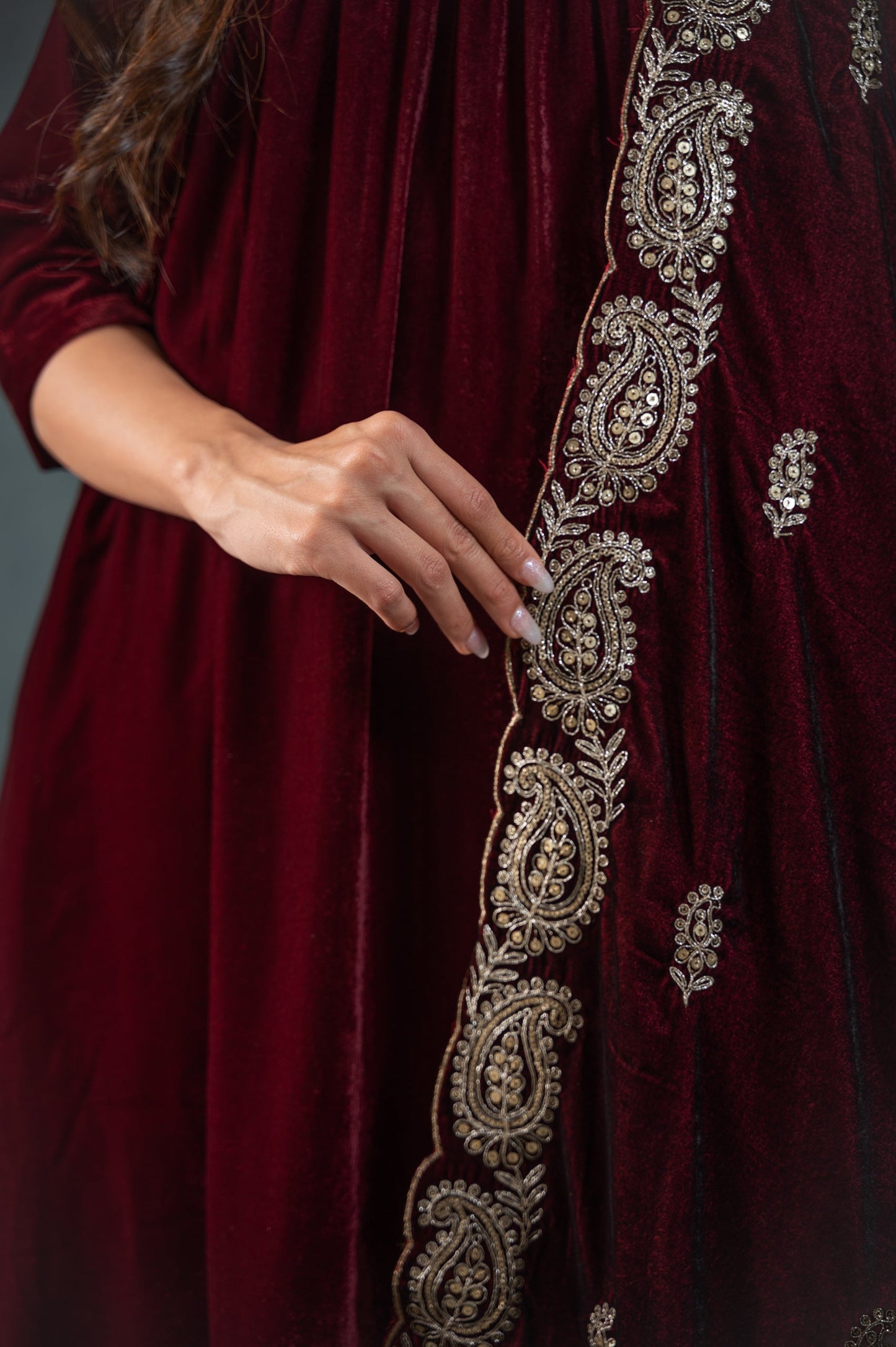 Dhiyona ST Velvet Rosewood Shawl