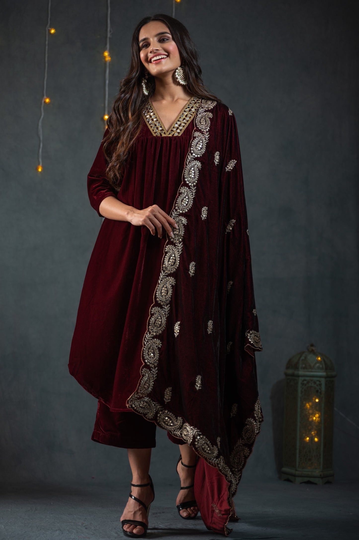 Dhiyona ST Velvet Rosewood Shawl