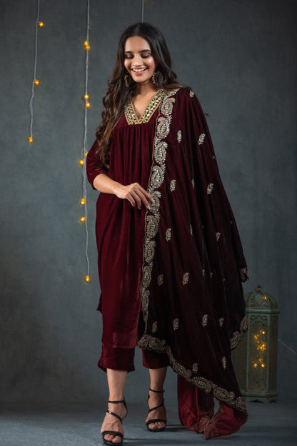 Dhiyona ST Velvet Rosewood Shawl