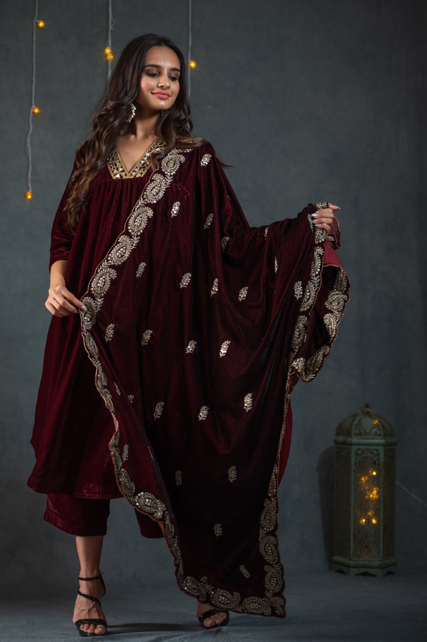 Dhiyona ST Velvet Rosewood Shawl