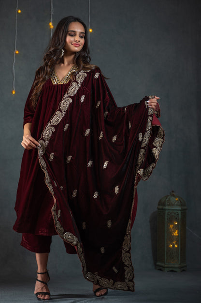 Dhiyona ST Velvet Rosewood Shawl