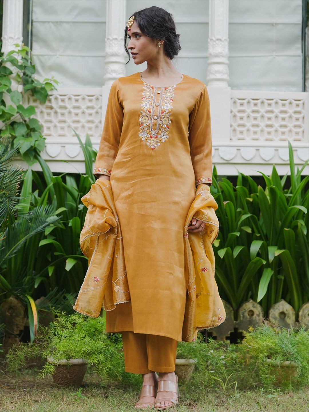 Dhiyona IE Ethnic Motifs Embroidered Straight Thread Work Kurta With Trouser & Dupatta