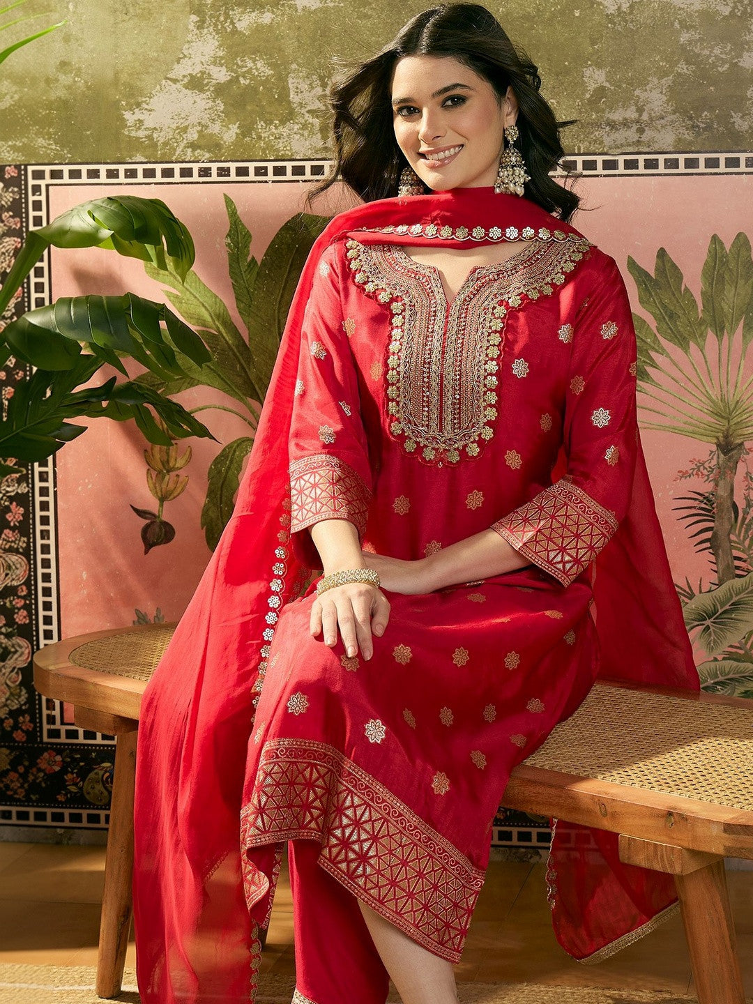 Dhiyona SN Embroidered Round Neck Kurta & Trousers Kurta Sets