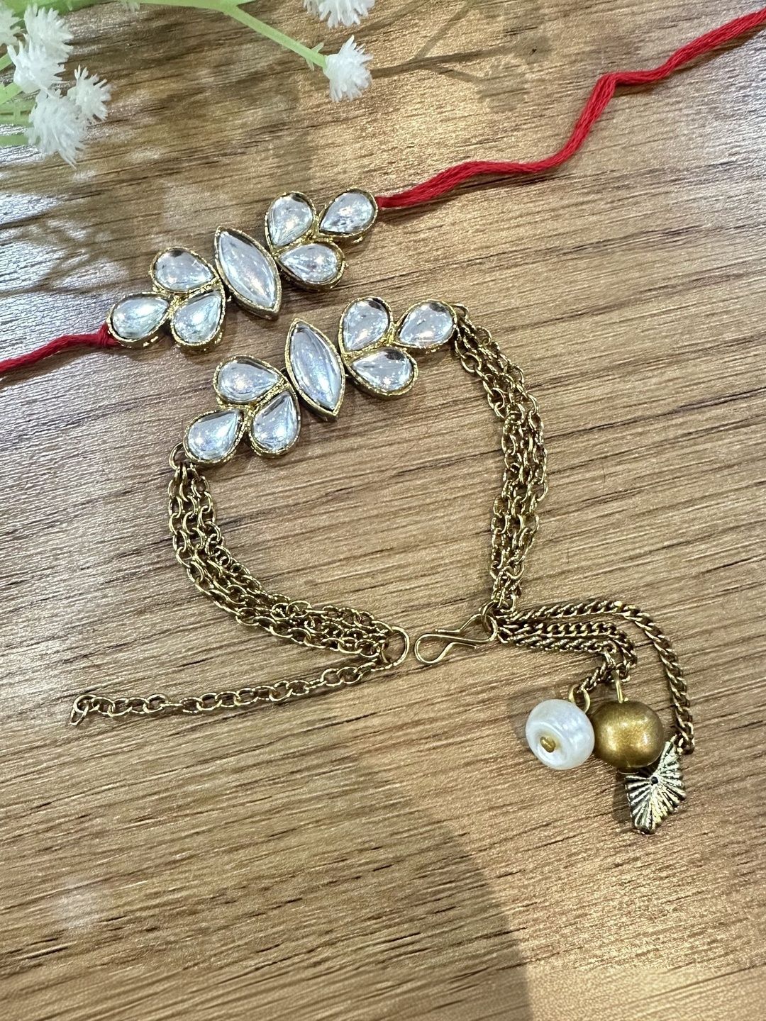Dhiyona Rakhi