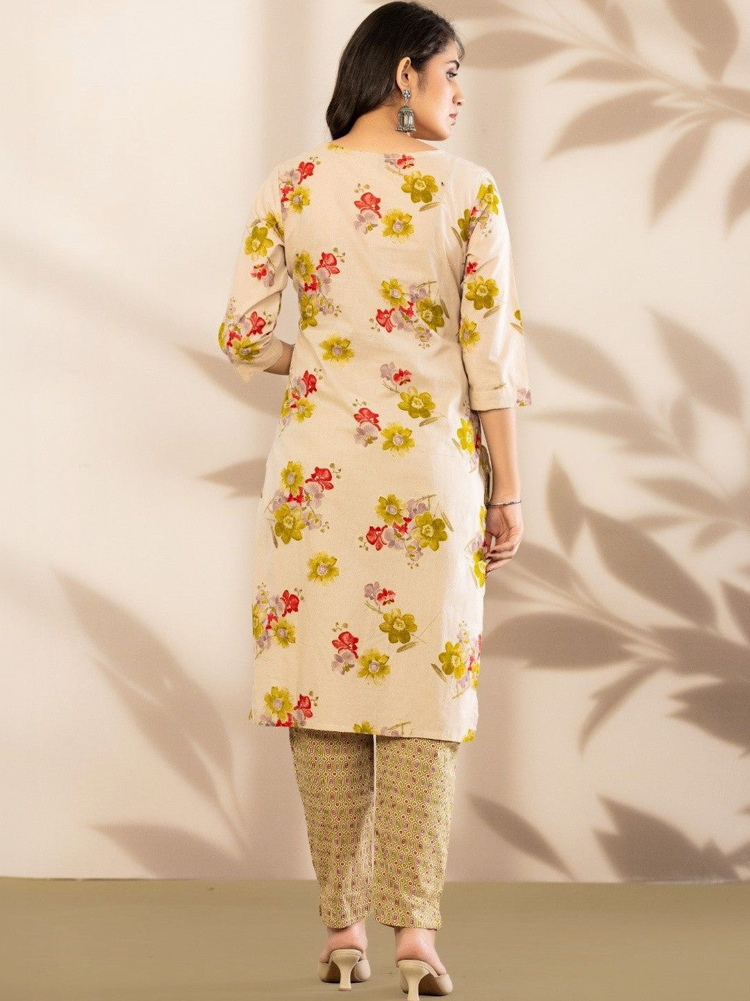 Women Floral Printed Regular Mirror Work Pure Cotton Kurta with Trousers & With Dupatta