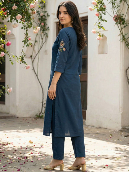 Women Ethnic Motifs Embroidered Regular Thread Work Pure Cotton Kurta with Trousers