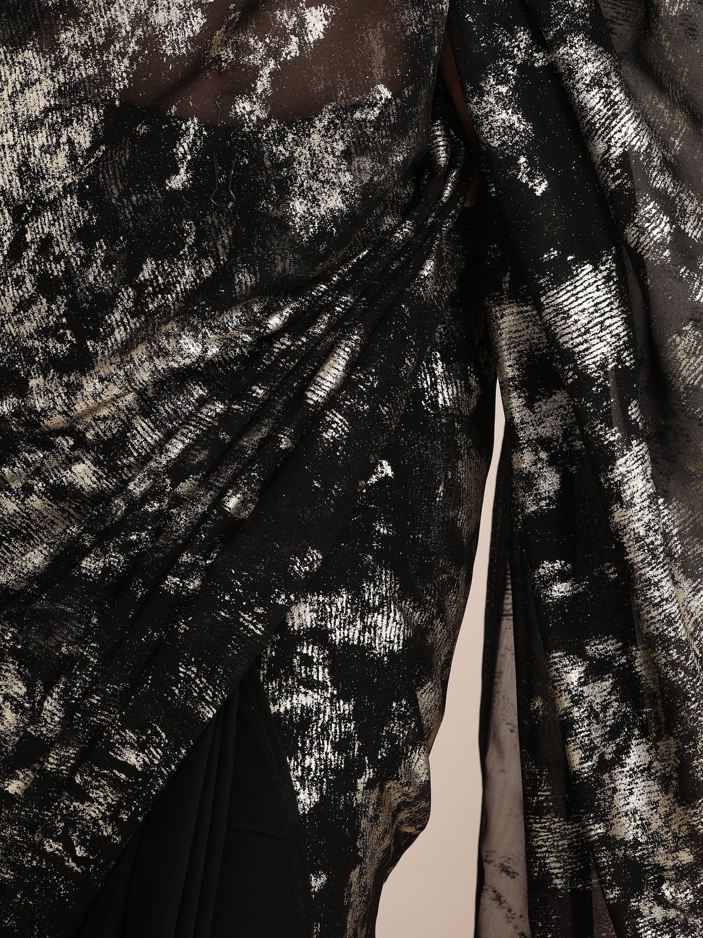 Dhiyona ST Black Georgette Saree with Gold Print & Blouse Fabric