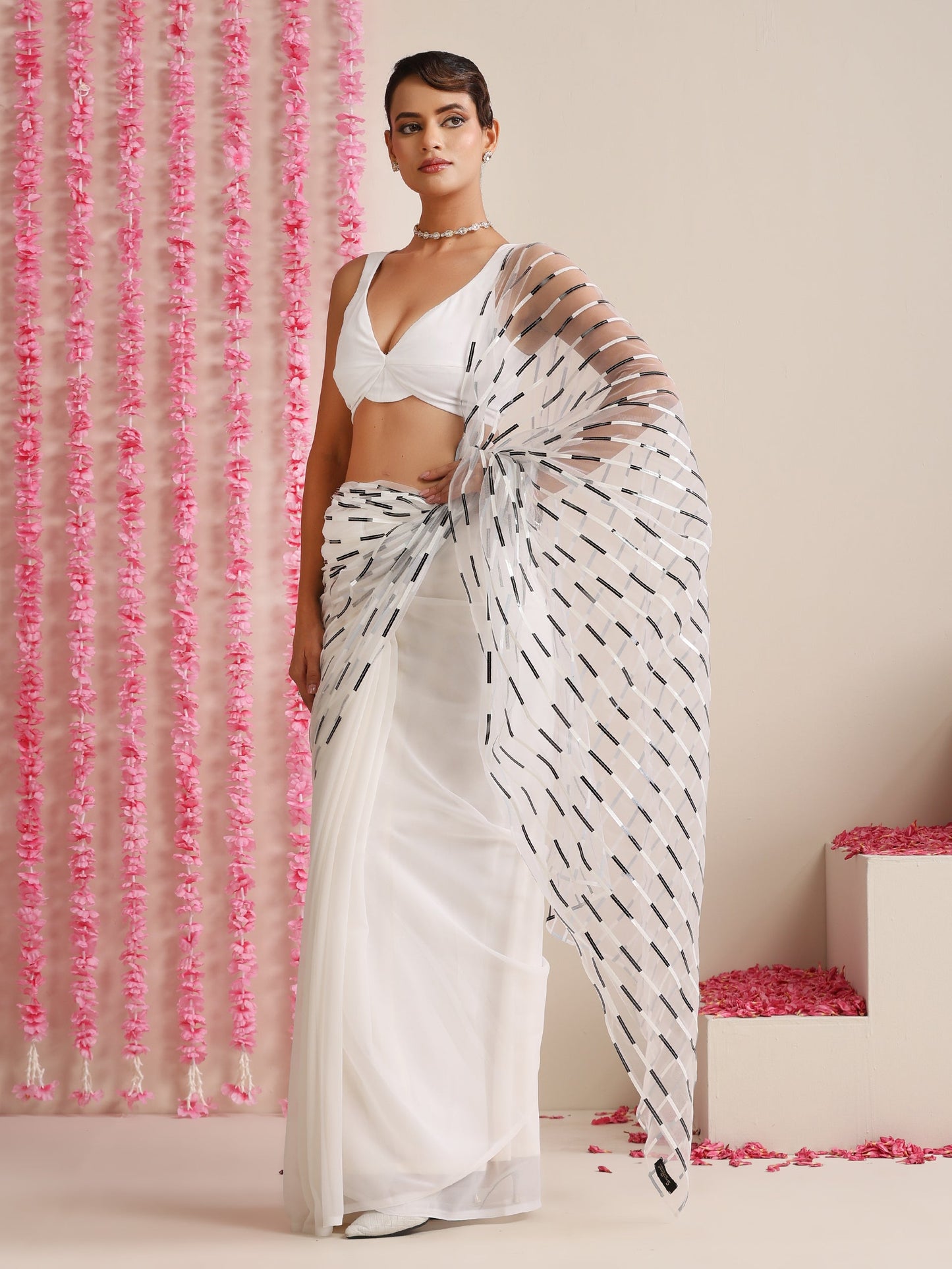 Dhiyona ST White and Dual Black White Impression Georgette Saree with Blouse Fabric