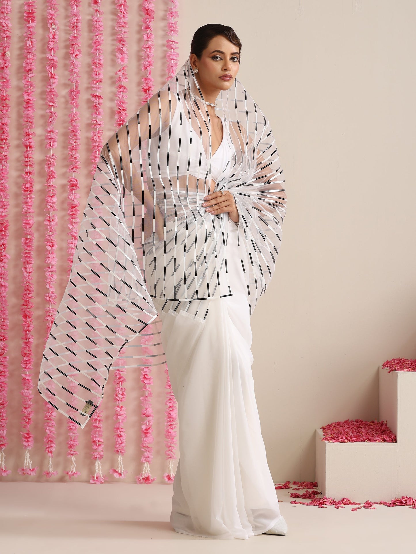 Dhiyona ST White and Dual Black White Impression Georgette Saree with Blouse Fabric