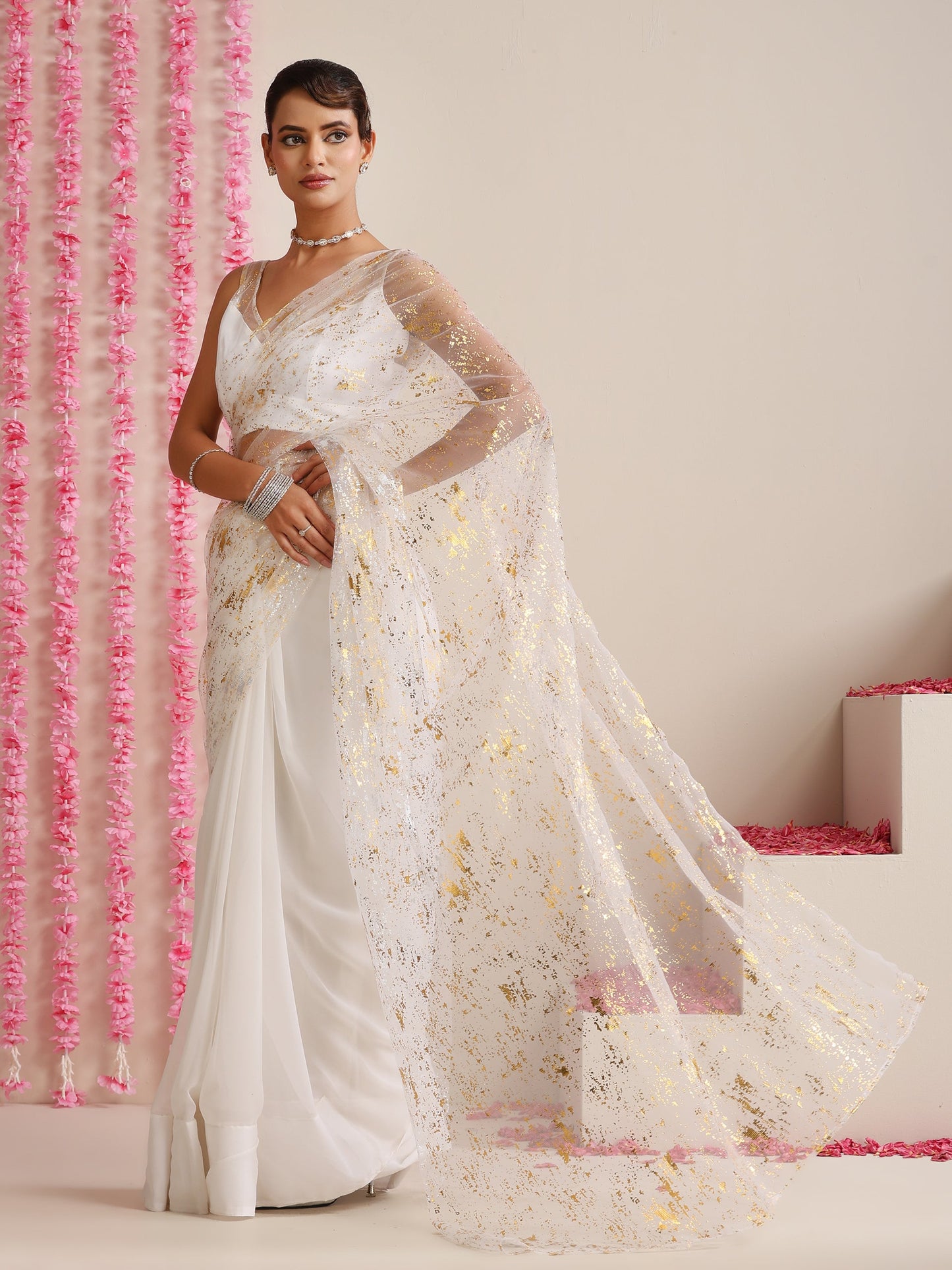 Dhiyona ST ??? White Georgette Saree with Gold Print and Blouse Fabric